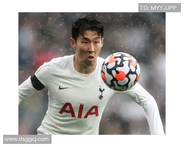 足球巨星名片全解析:从场上表现到背后故事的全面解读 足球巨星名片全解析:从场上表现到背后故事的全面解读