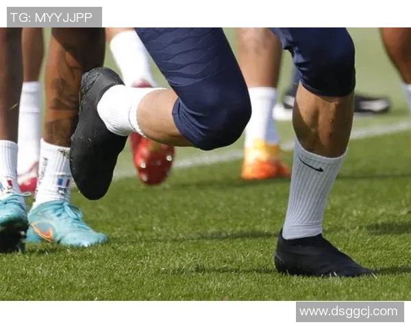 各大球星偏爱的品牌足球鞋盘点与分析解析 各大球星偏爱的品牌足球鞋盘点与分析解析