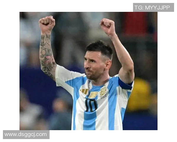 足球巨星之间的对话与碰撞:从梅西到C罗,他们如何塑造足坛传奇 足球巨星之间的对话与碰撞:从梅西到C罗,他们如何塑造足坛传奇